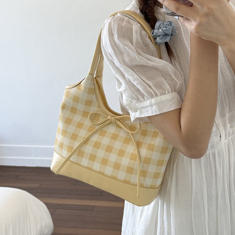 209.9 USD--Charming, Fashionable and Soft Shoulder Bag